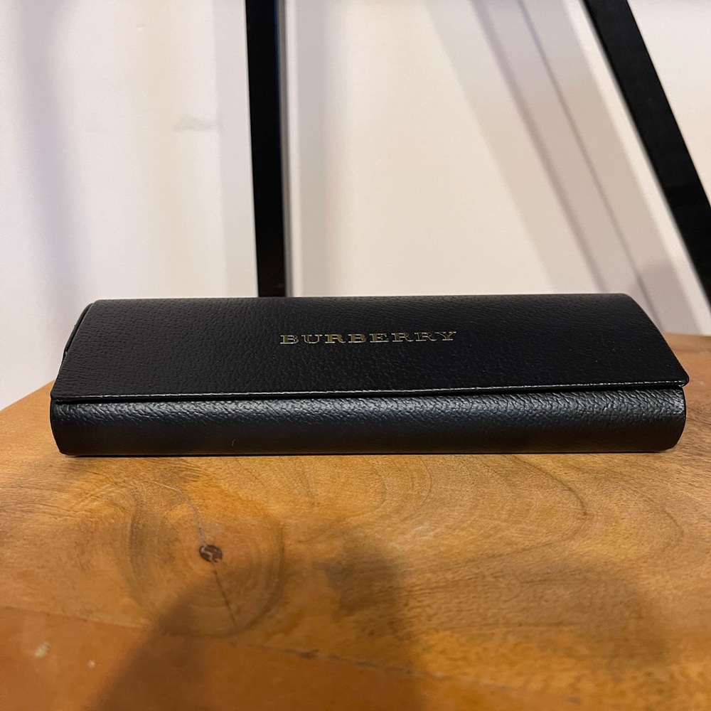 Burberry Eyeglass Case - Picture 2 of 5